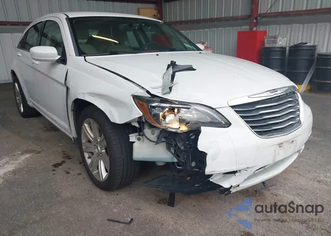 2013 Chrysler 200 Touring из США, поврежденный, VIN 1C3CCBBB0DN580135